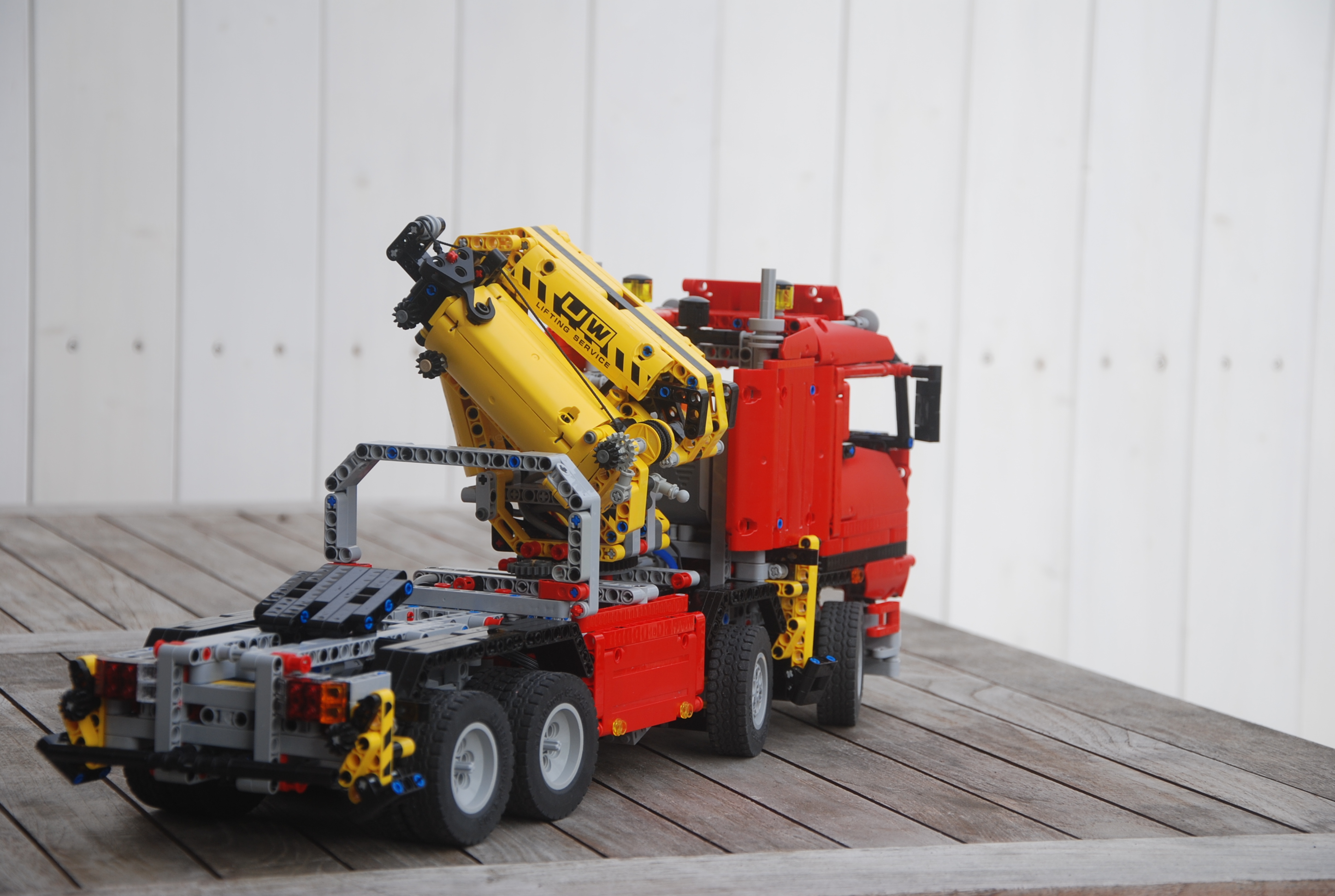 8258_8x8_8wd-064.jpg
