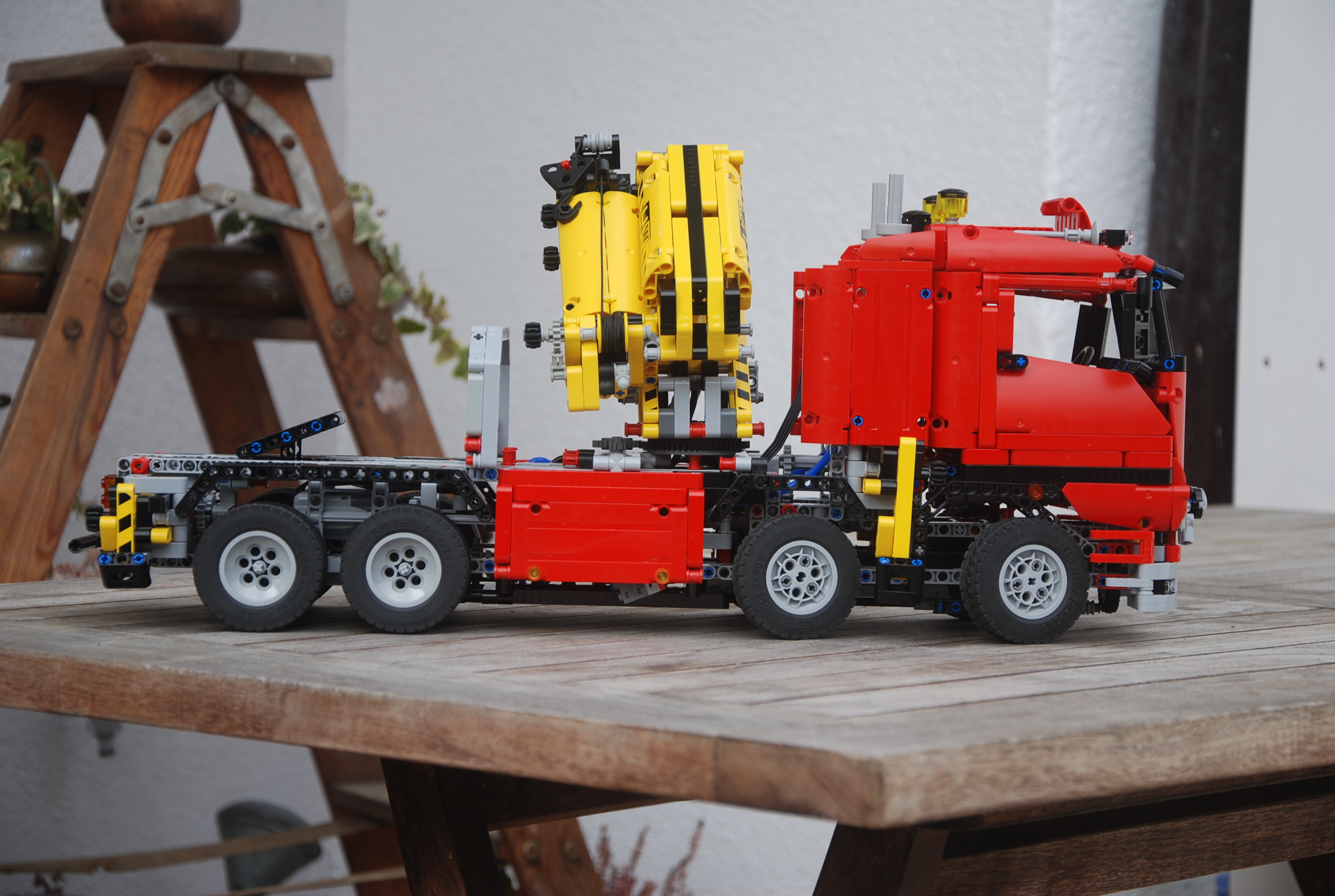 8258_8x8_8wd-065.jpg