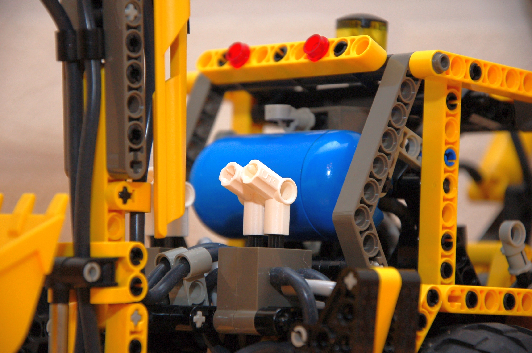 8455_airtank_backhoe_5.jpg
