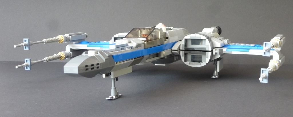 x-wing_t-70_v1_aterrizado_34-dl-iz.jpg