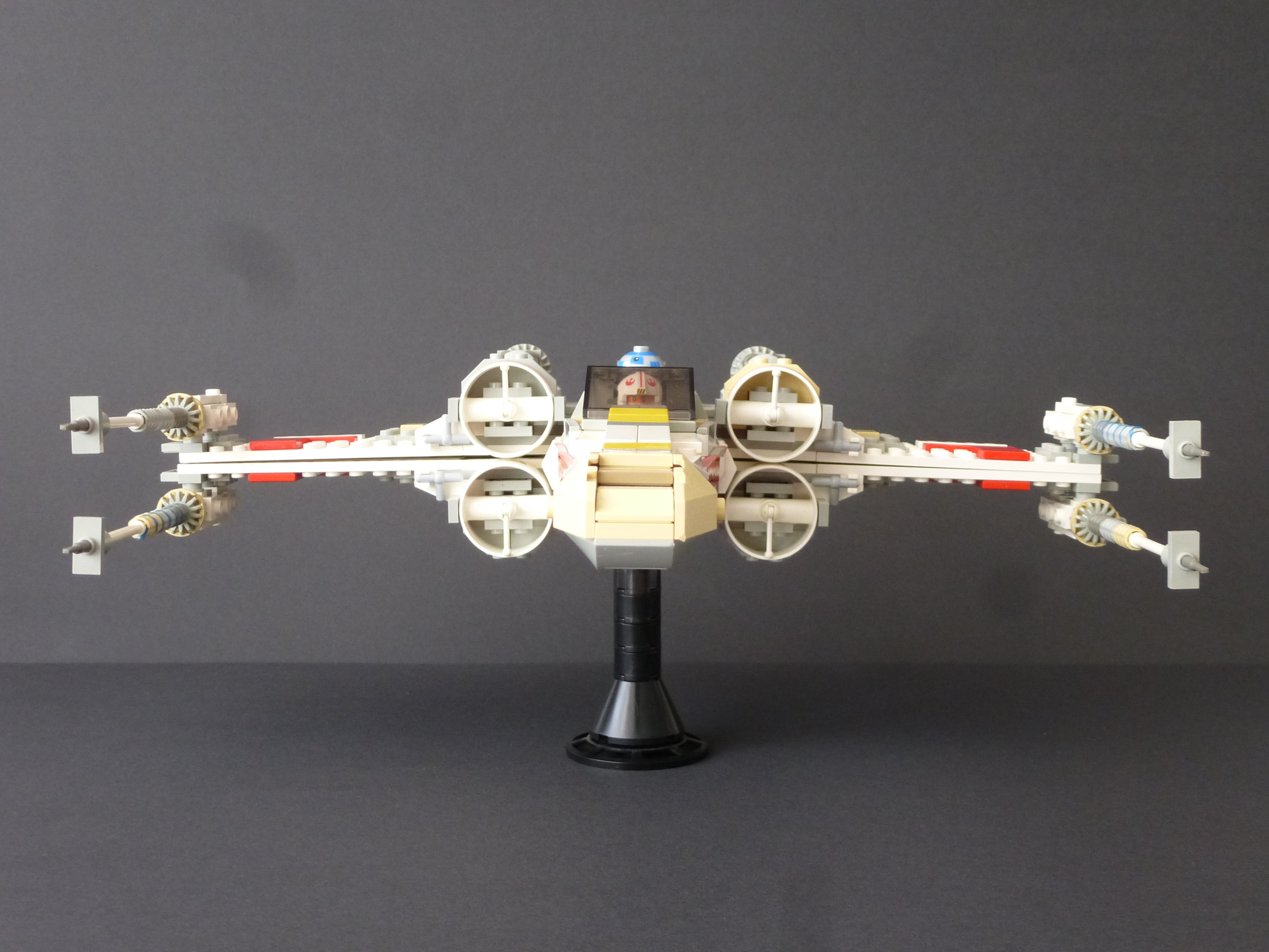 x-wing_v4.2_dl-alas_cerradas.jpg