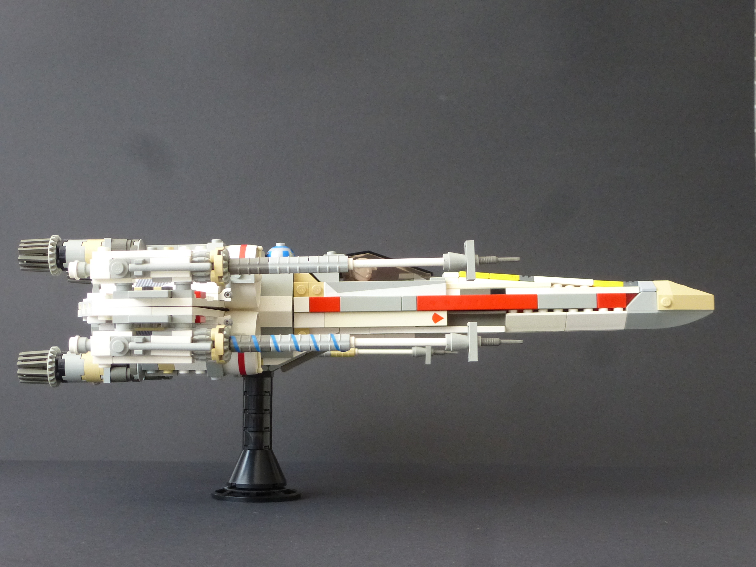 x-wing_v4.2_dr-alas_cerradas.jpg