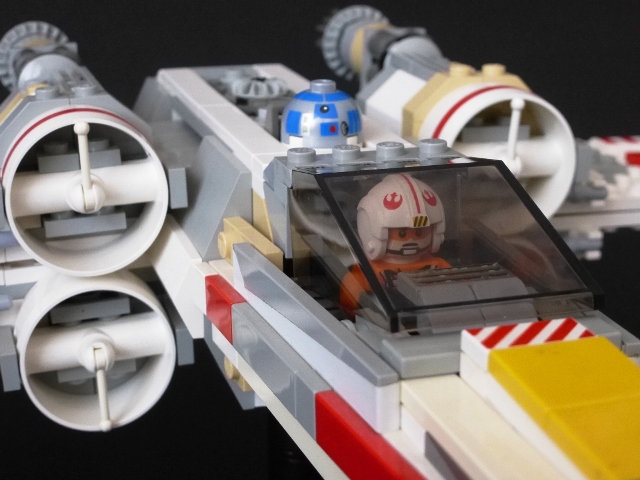 x-wing_v4.2_cabina-1.jpg