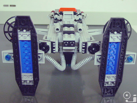 04-thrust-rearon.jpg
