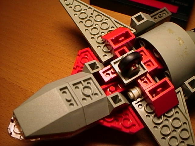 lego-fantrainer-bottom.jpg