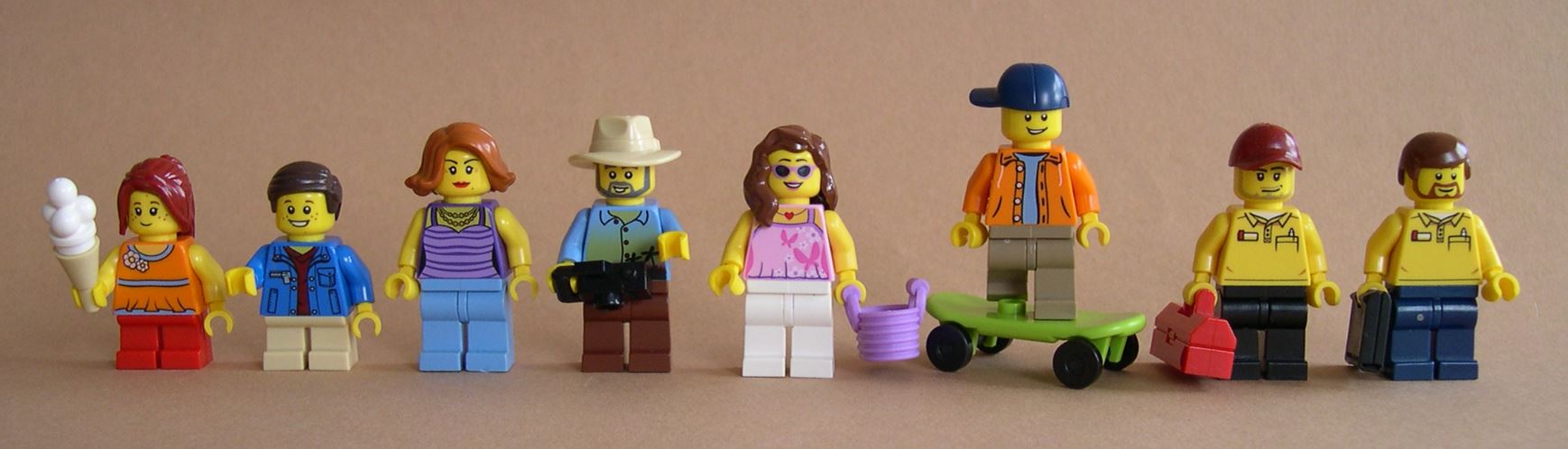 2016_4000022_minifigs.jpg