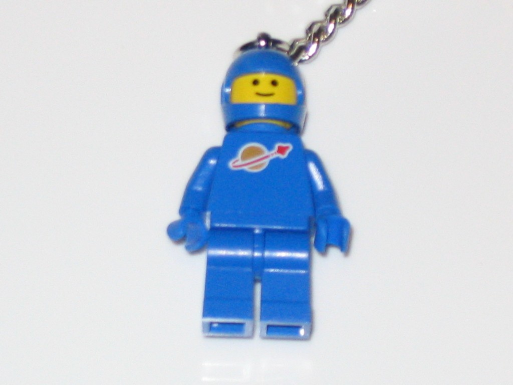 classic-space-minifig-keychain-2.jpg