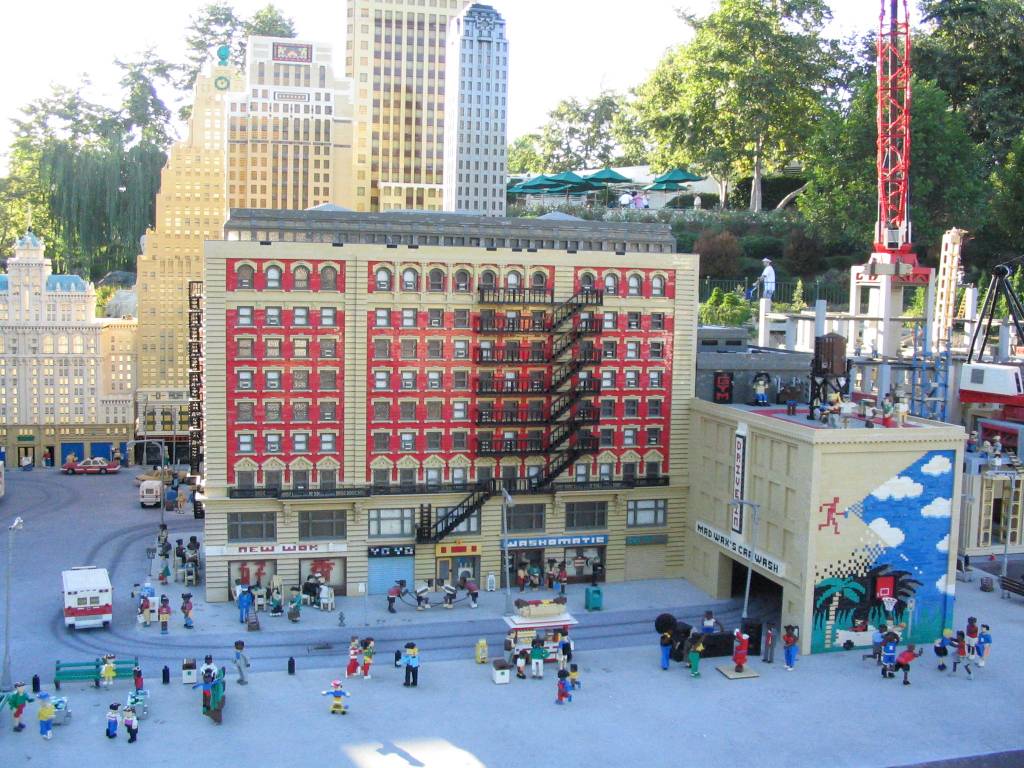 legoland-miniland200.jpg