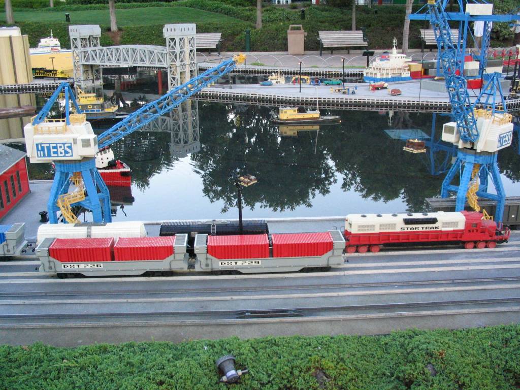 legoland-miniland312.jpg