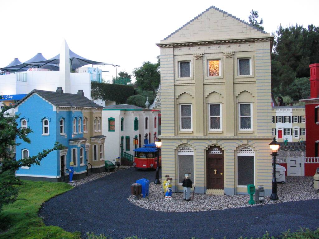 legoland-miniland352.jpg