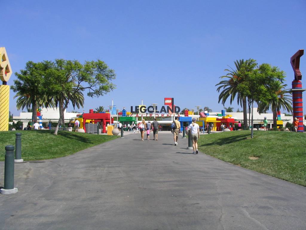 legoland-entrance1.jpg