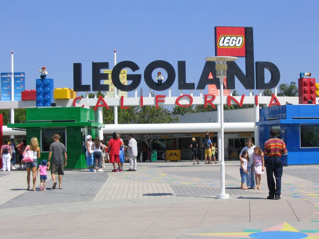 legoland-entrance2.jpg