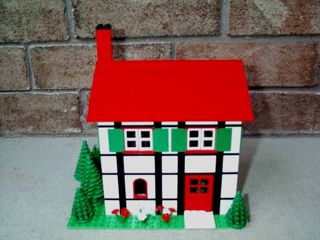 half-timbered_house_outside2_480.jpg