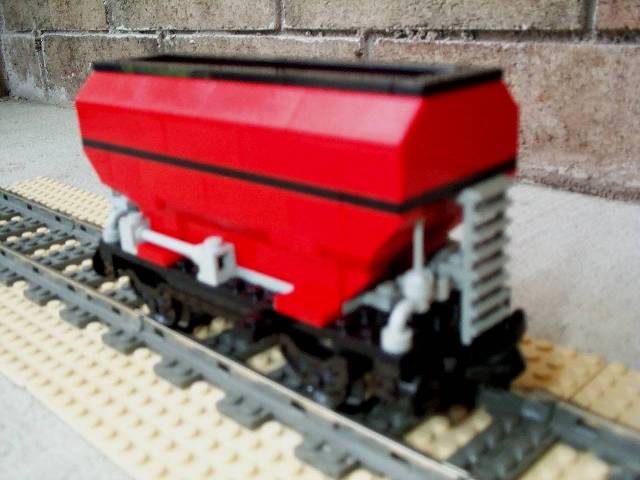 red_hopper_outside2_480.jpg