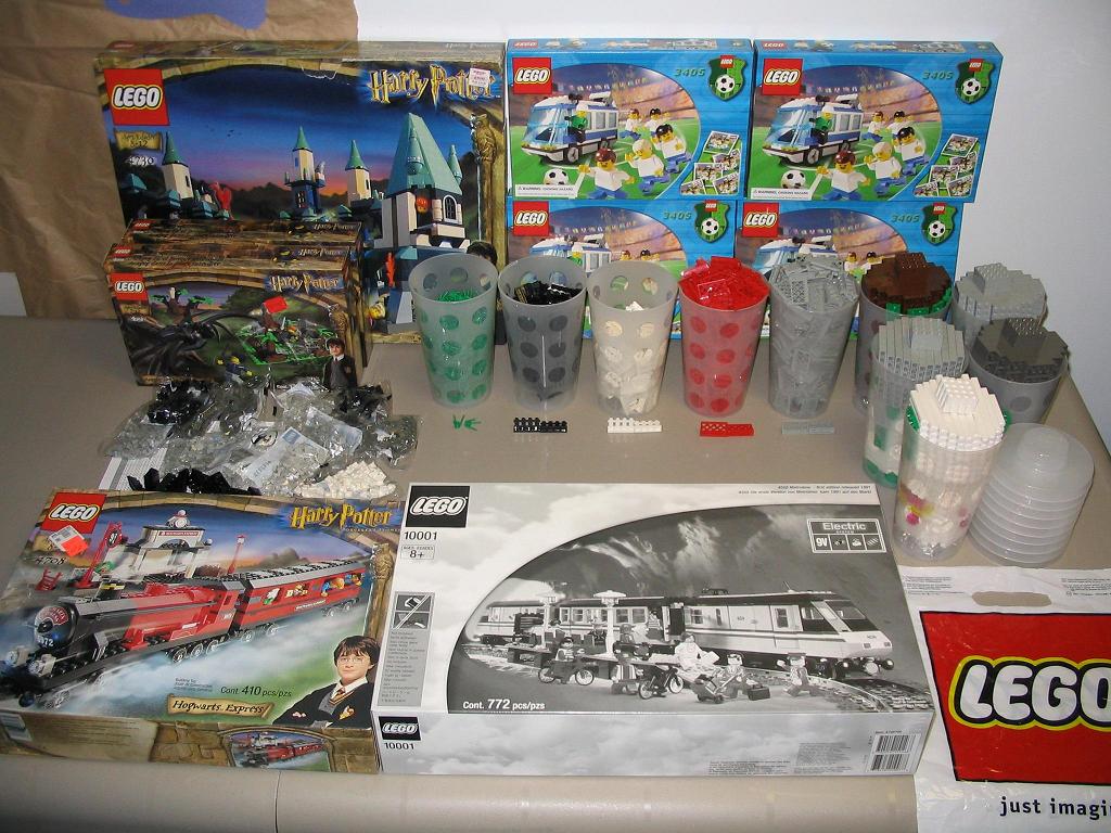goodies1-040702.jpg