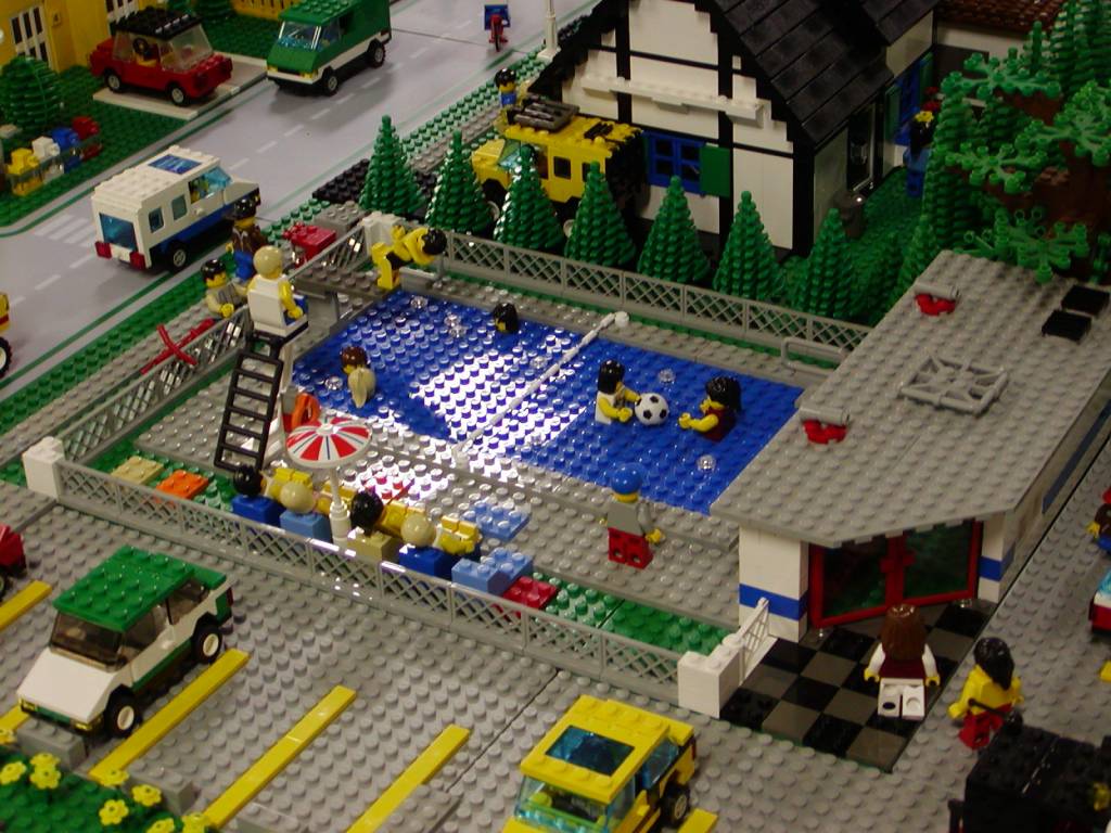 swimmingpool1.jpg
