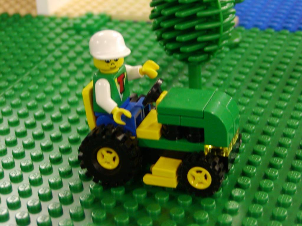 lawn_tractor1.jpg