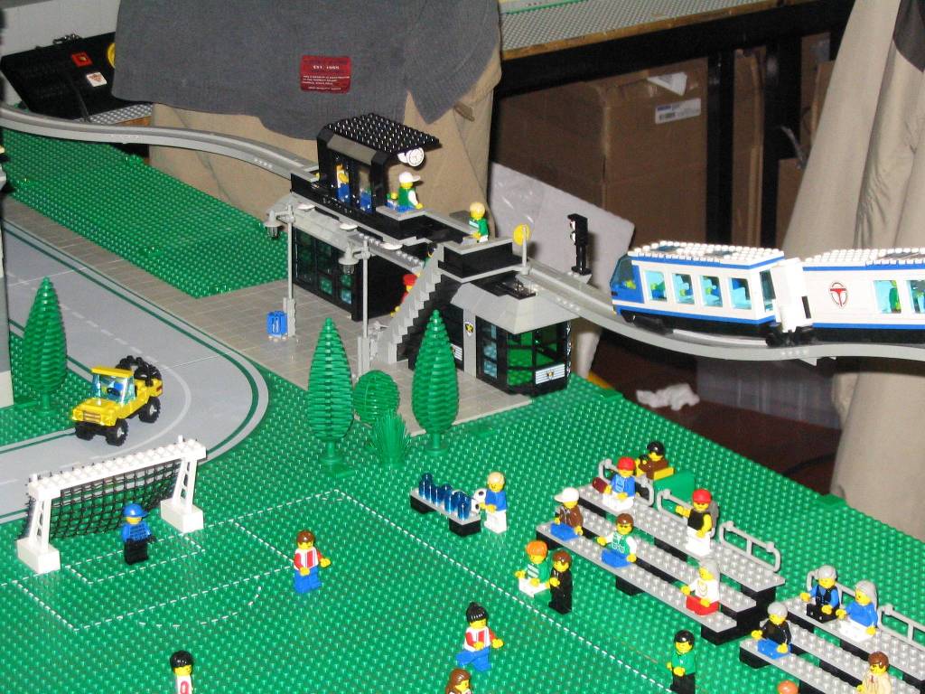 monlug_monorailstation1.jpg