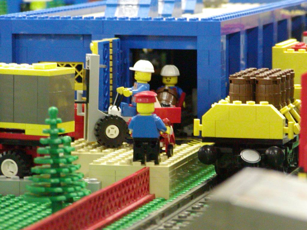parlug_warehouse2.jpg
