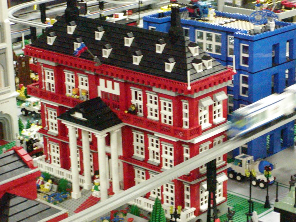 red_building.jpg