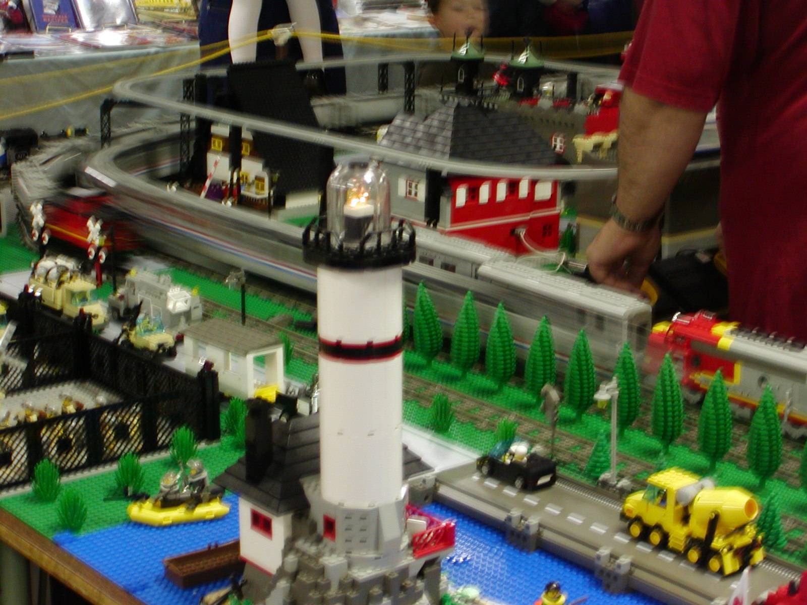 trains_blur1.jpg