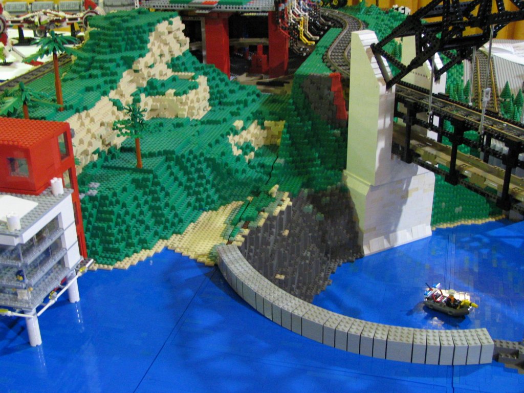 train-layout-detail-03.jpg