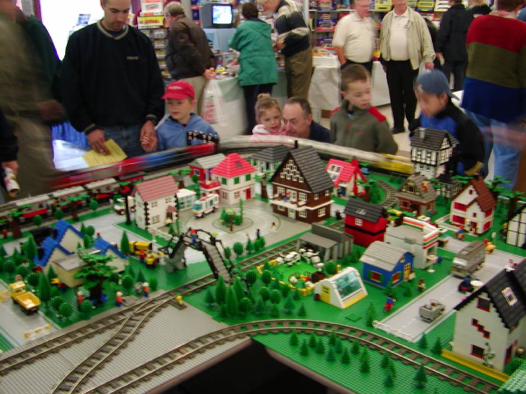 crowd04.jpg