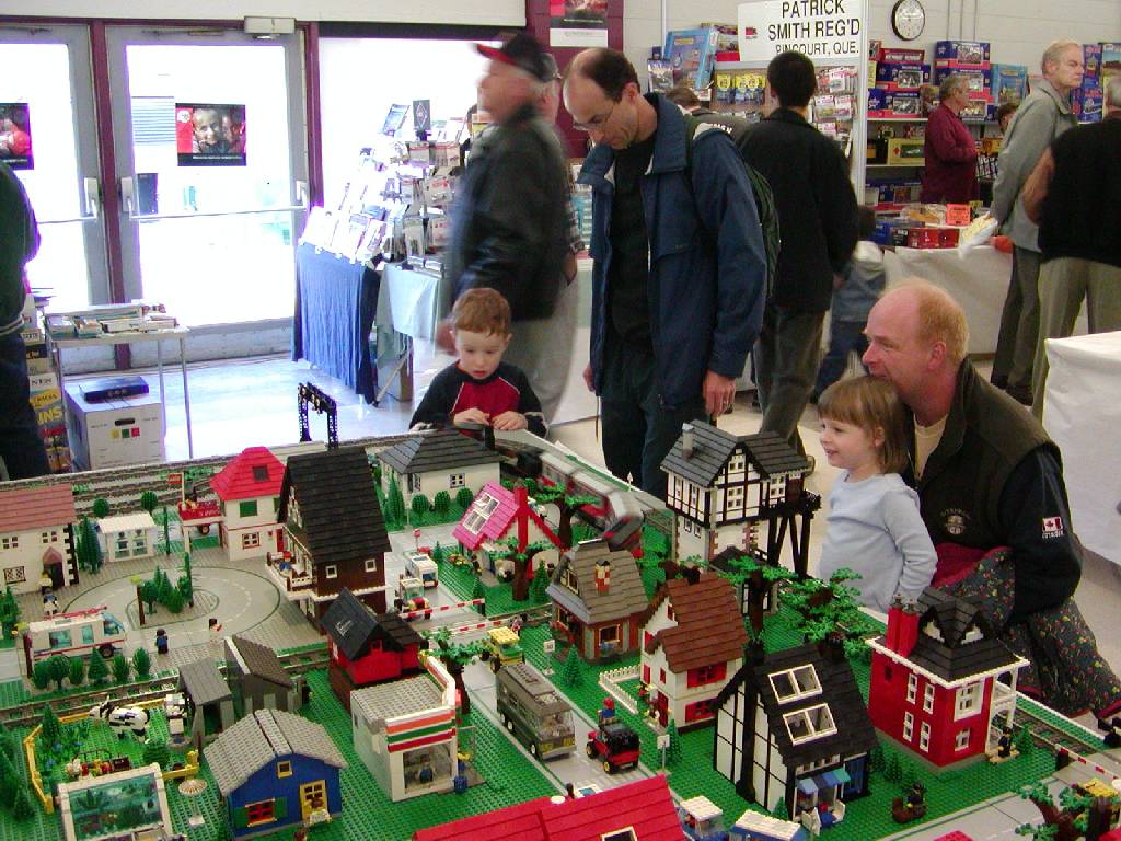 crowd17.jpg