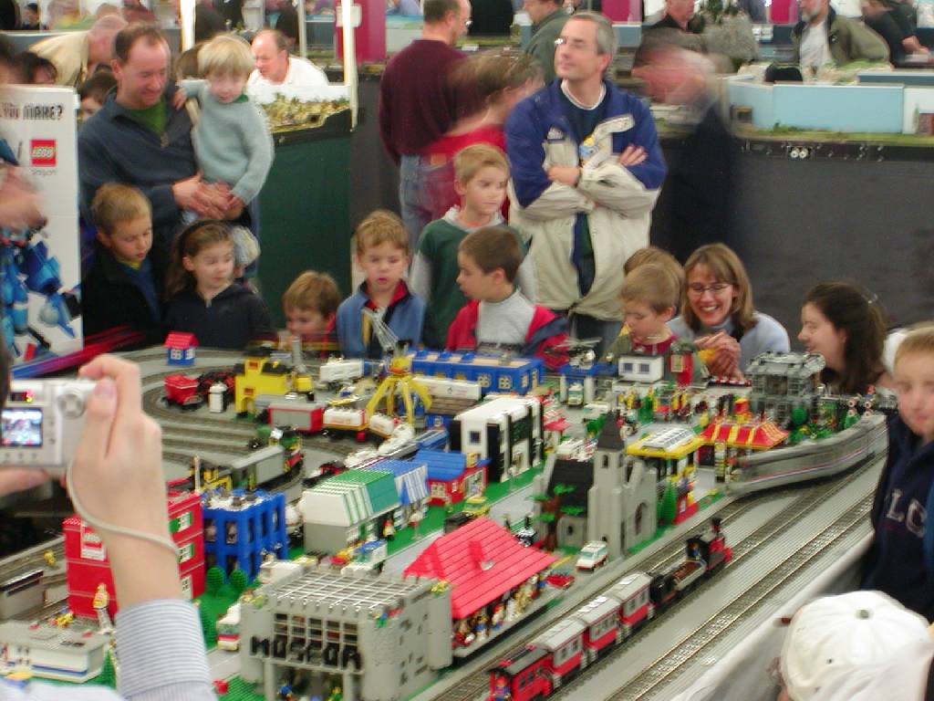 crowd18.jpg