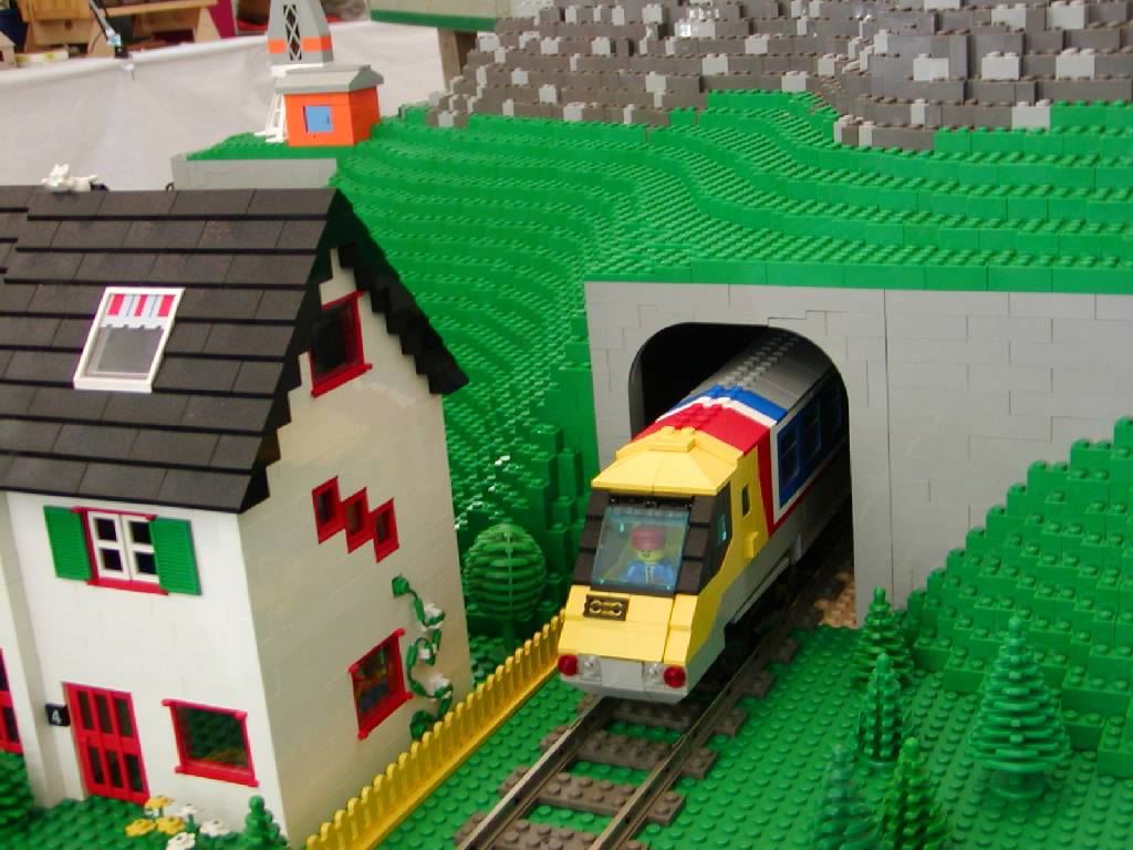 apt_tunnel1.jpg