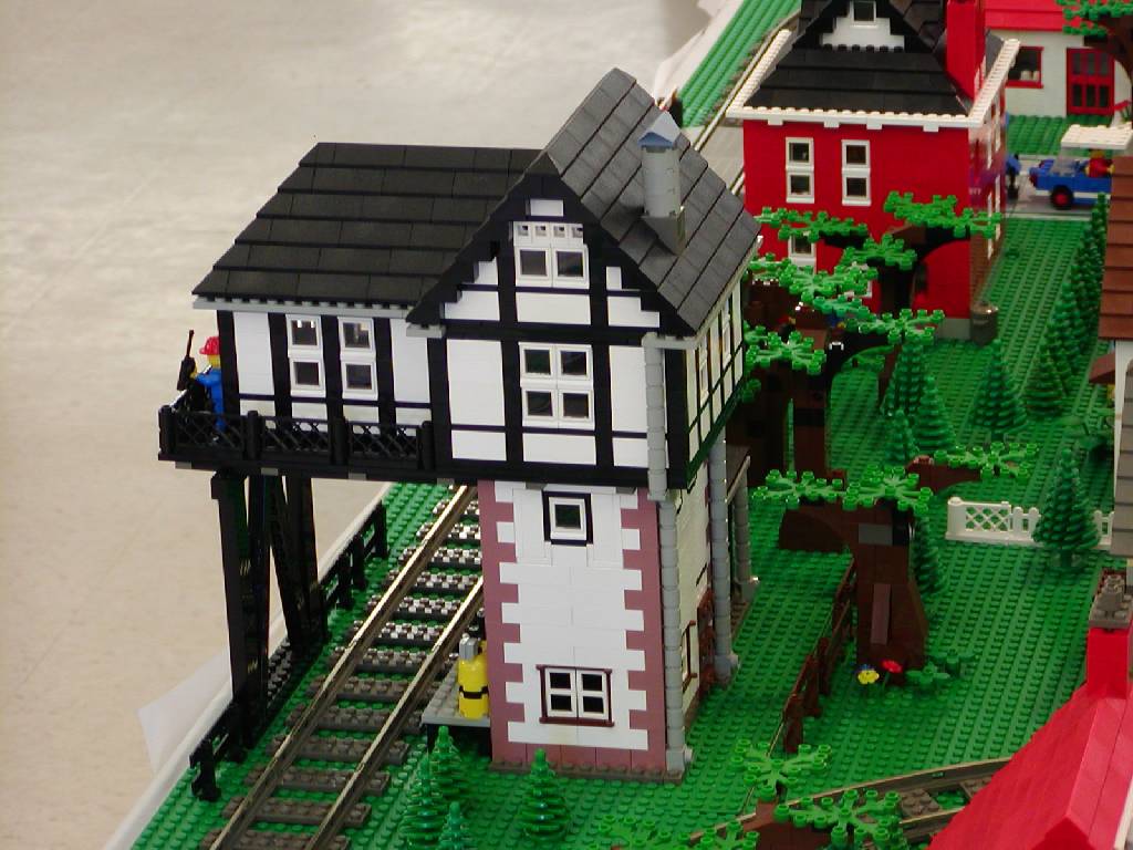train_tower2.jpg