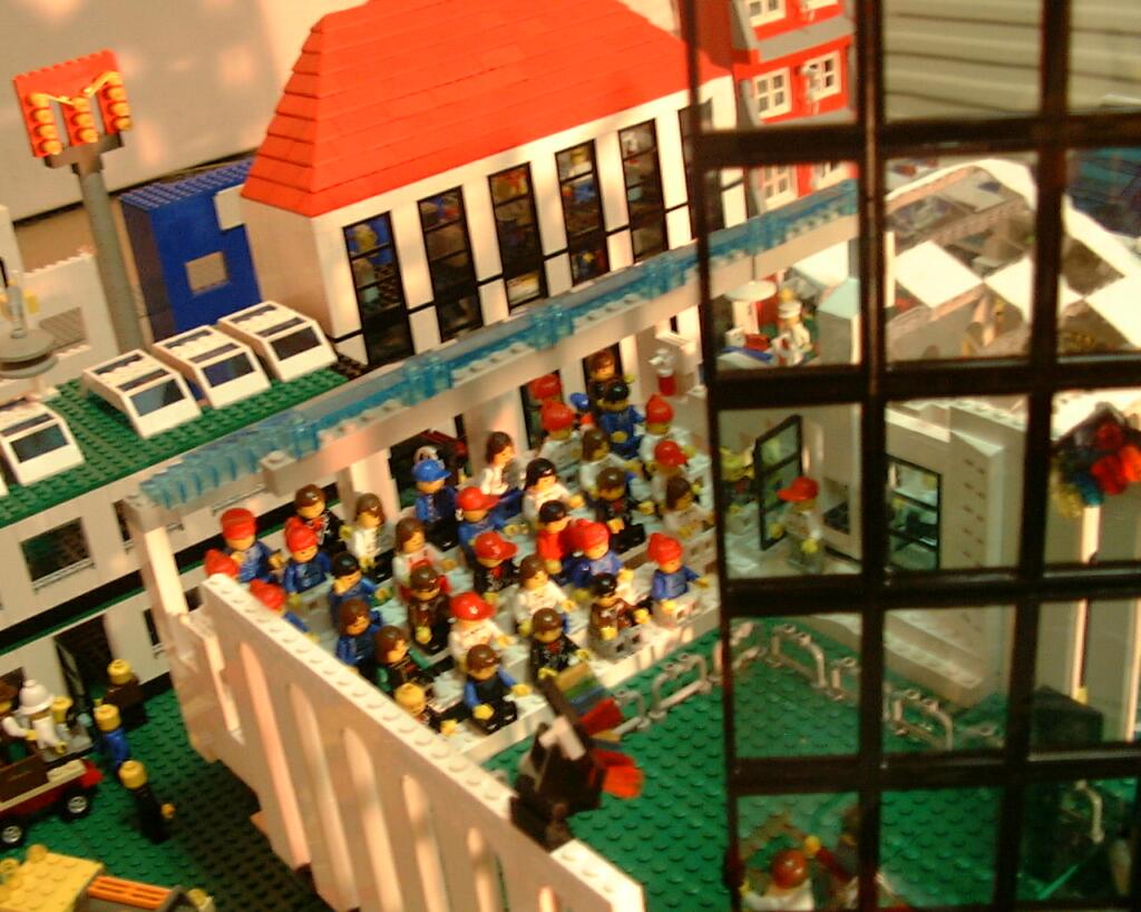 legoapr200248.jpg