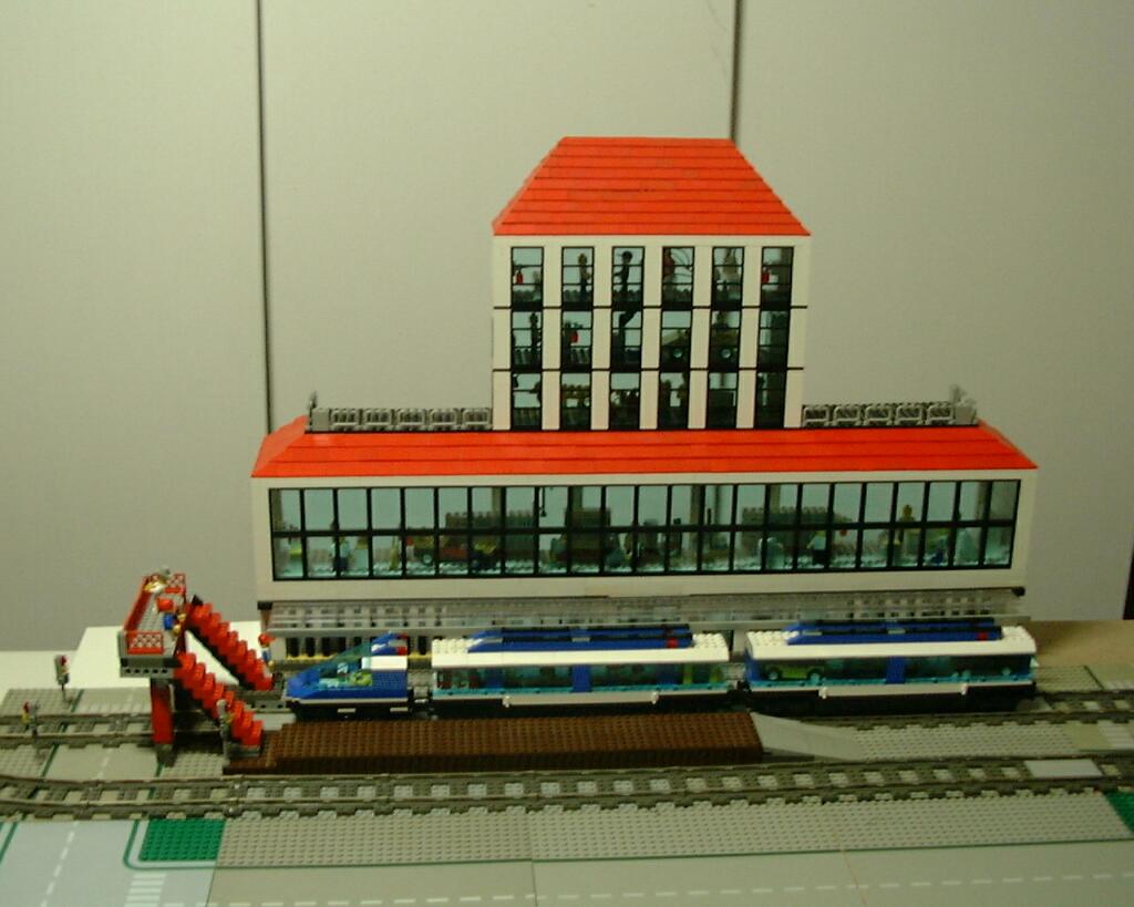 legofeb200290.jpg