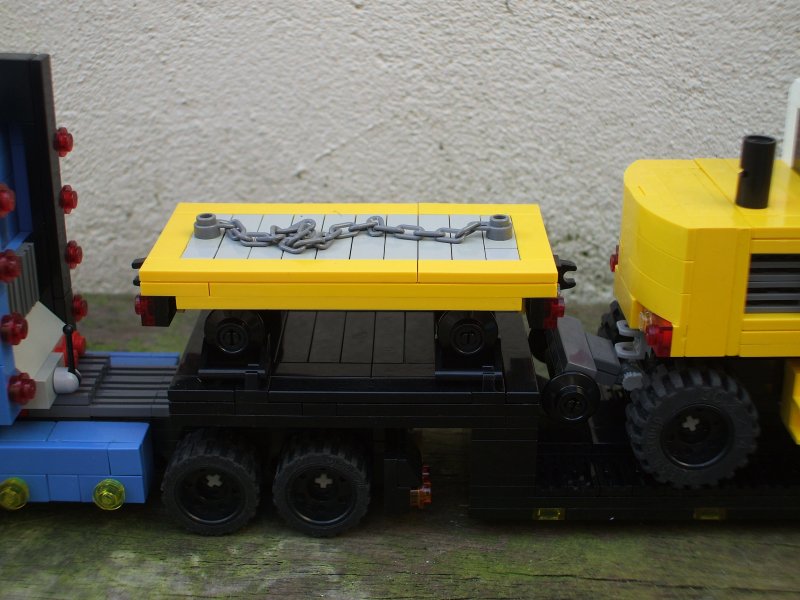 truckmoc02.jpg