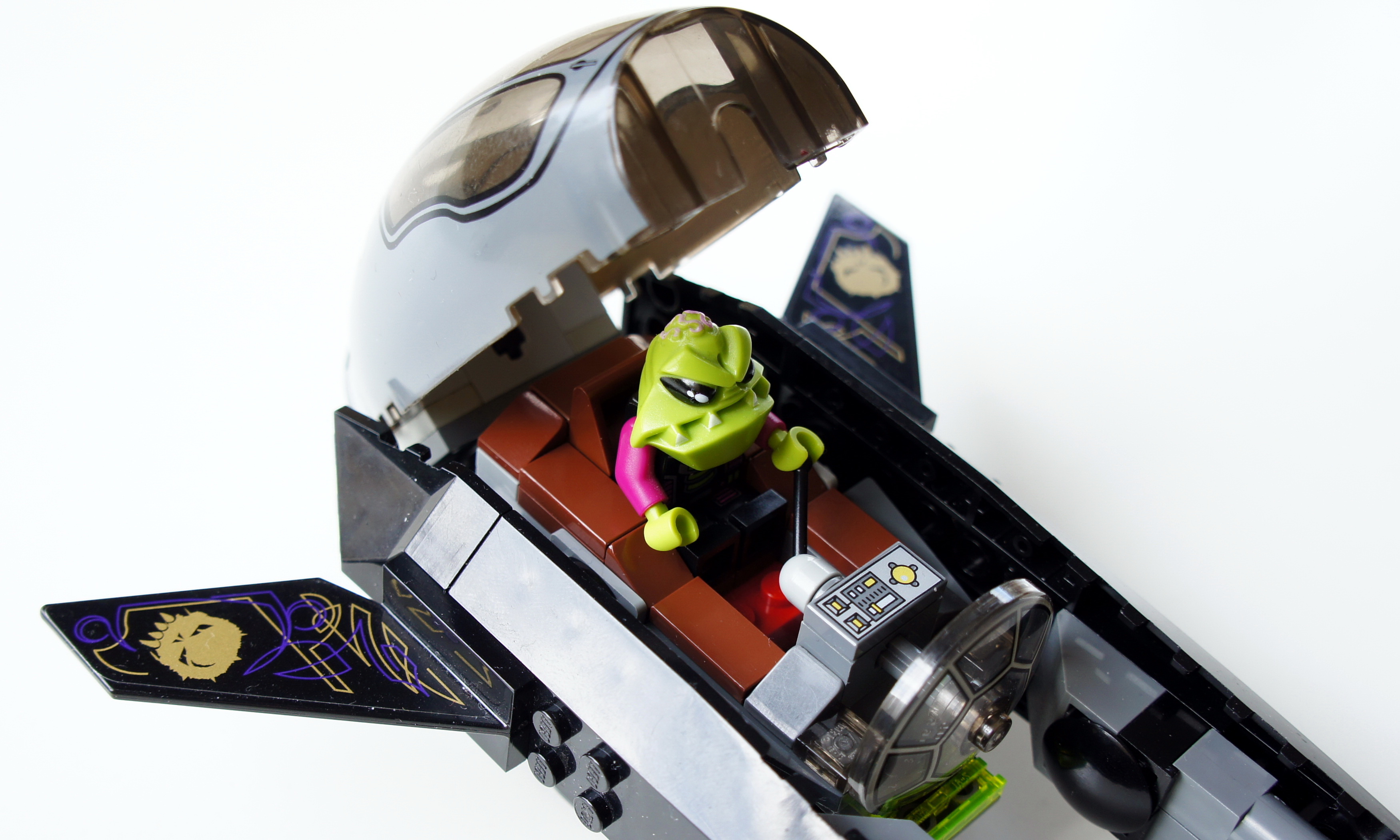 alienator-07.jpg