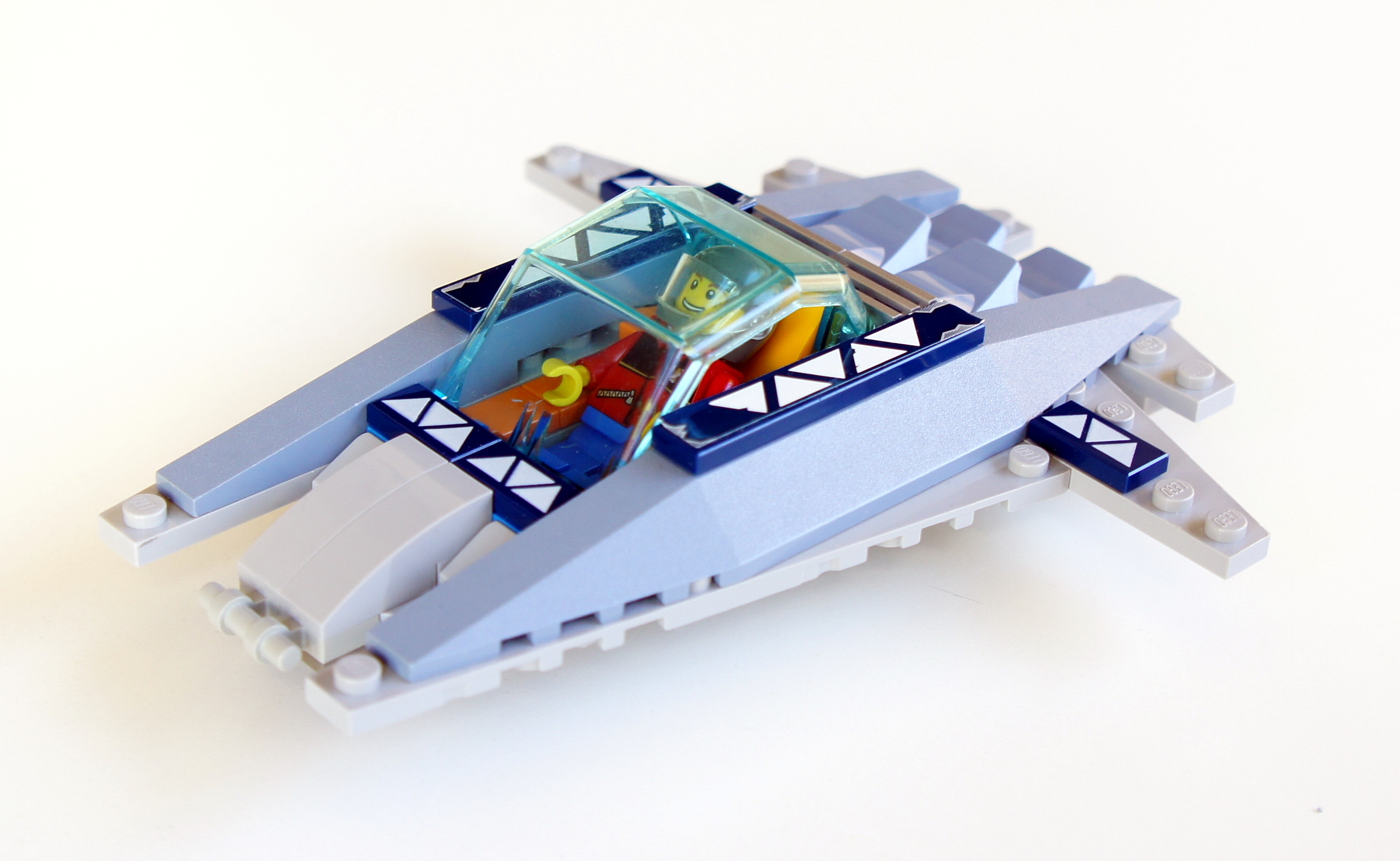 blueflyer-02.jpg