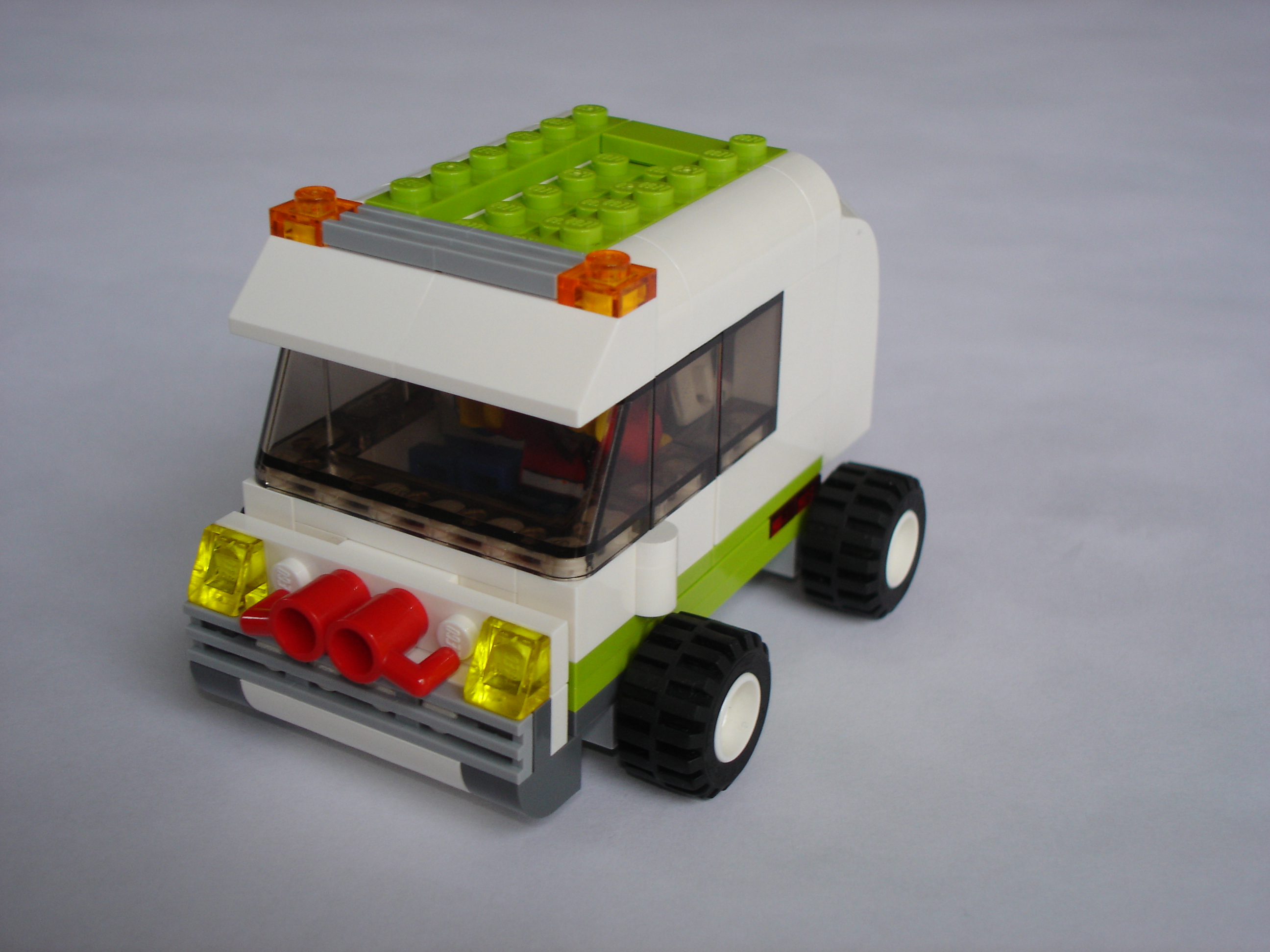 01-drone_van.jpg