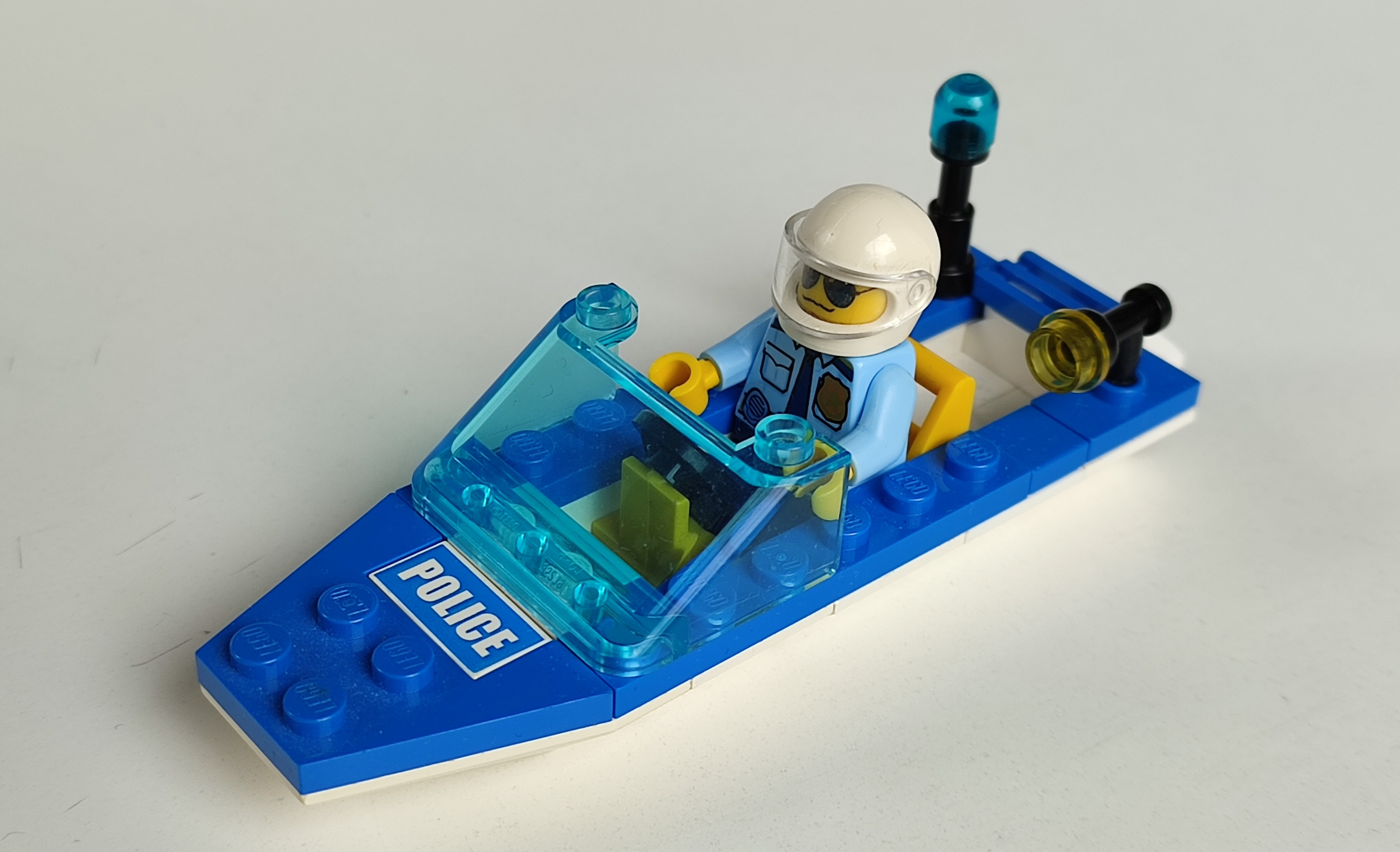 police_boat-01.jpg