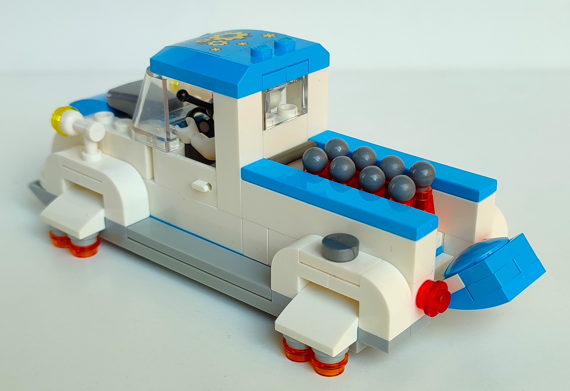 04-back.jpg