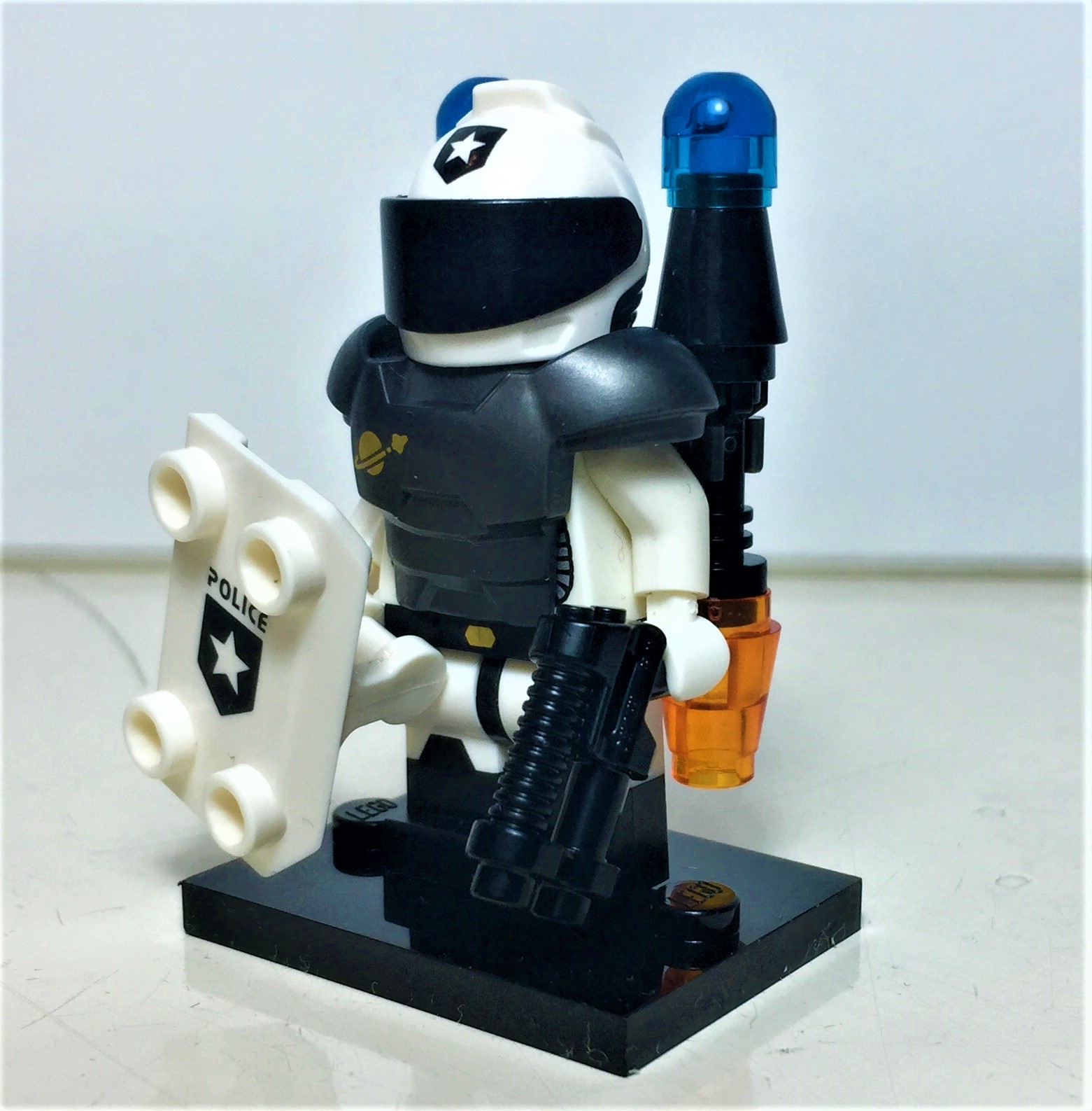 policeplus-01.jpg