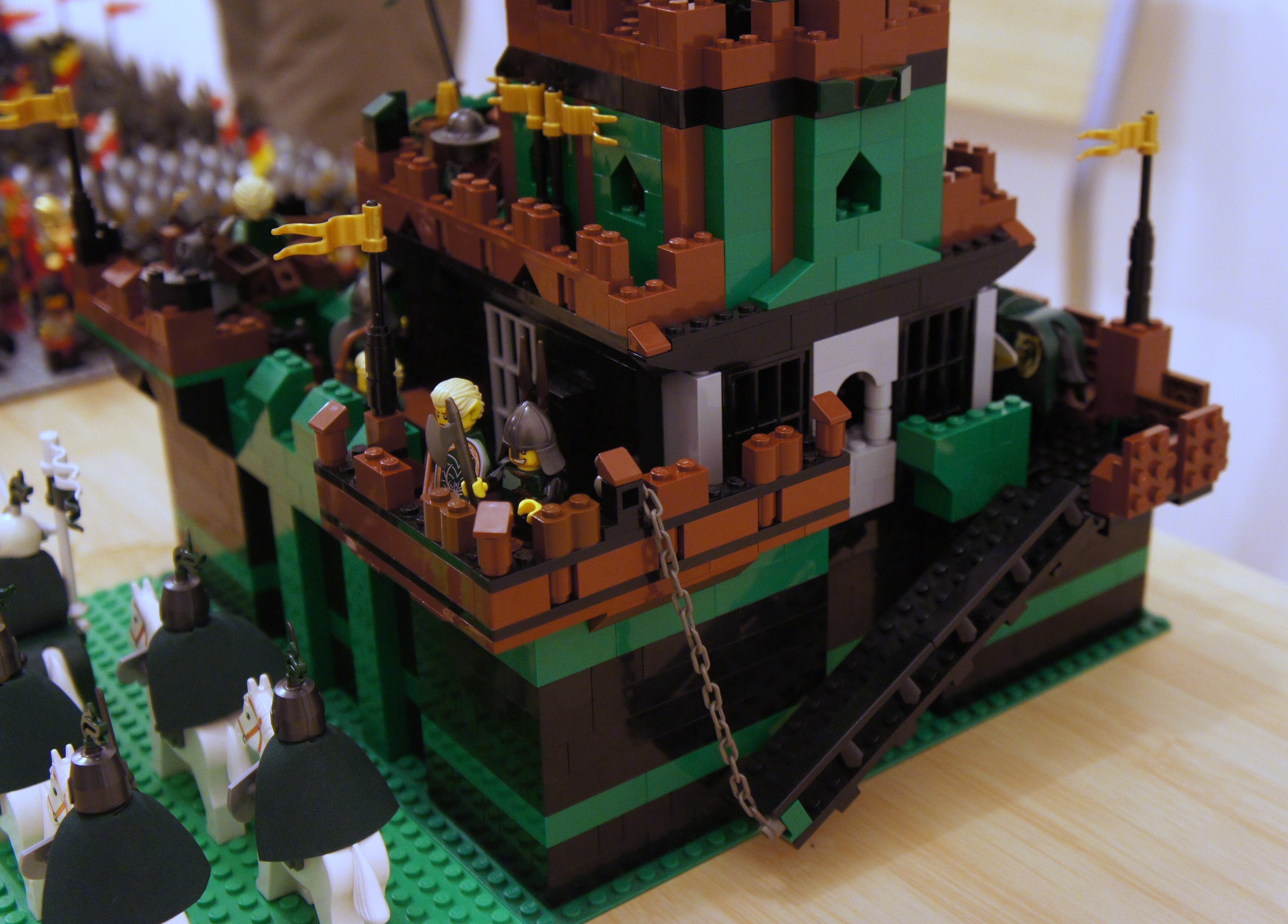 17-le_castle_-_back.jpg