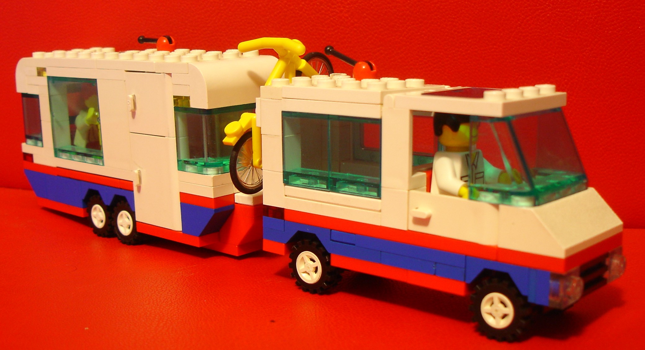 01-caravan.jpg