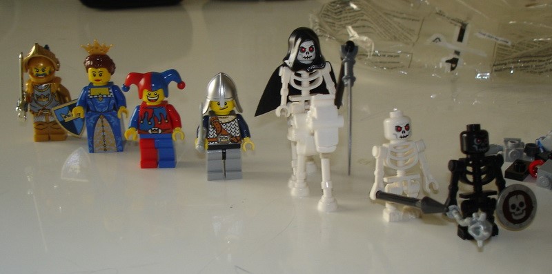 04-minifigures.jpg