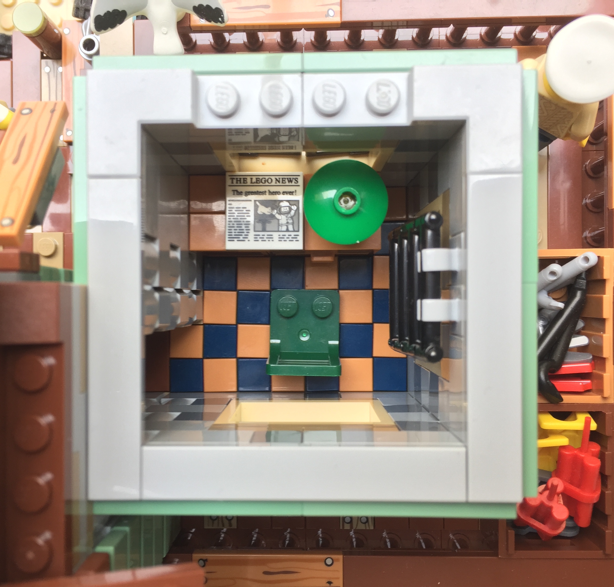 28-interior.jpg