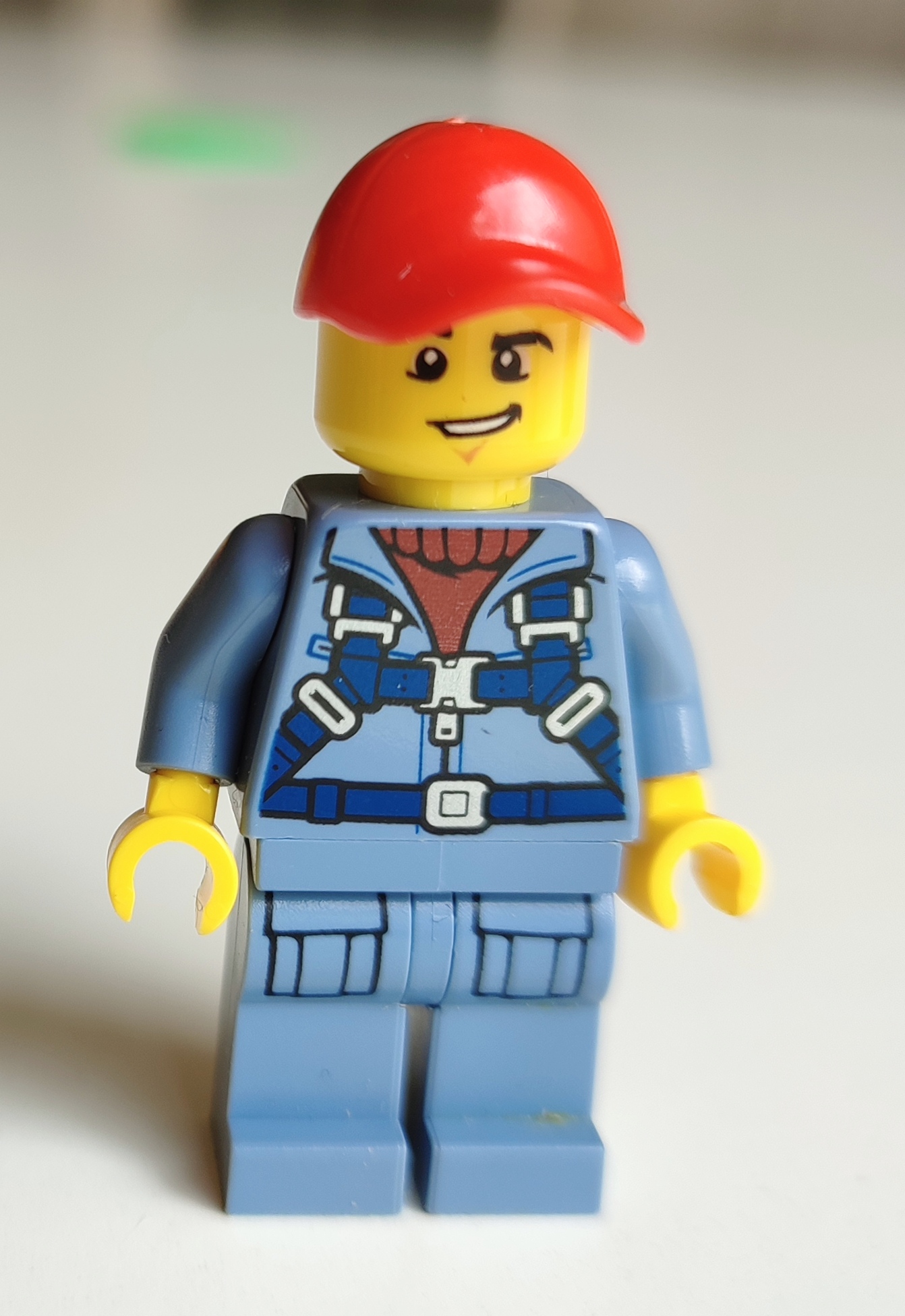 05-minifig.jpg