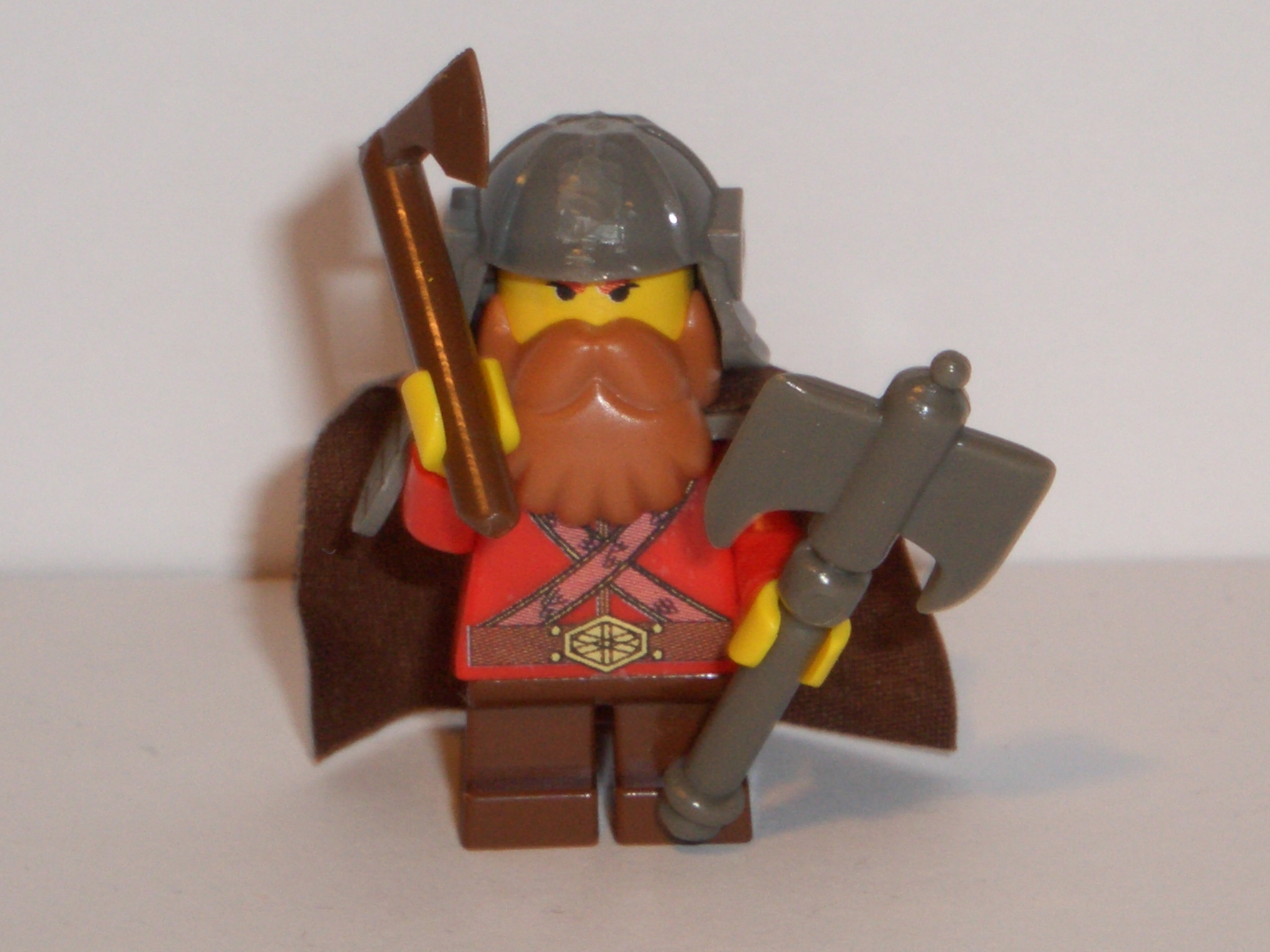 gimli_with_throwing-axe.jpg