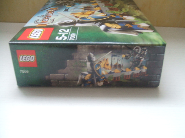 castle004-box4.jpg
