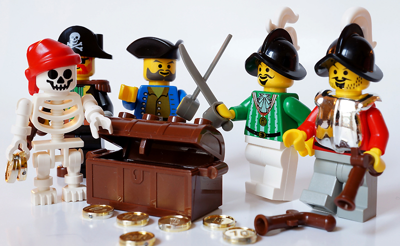6204-minifigs_01.jpg