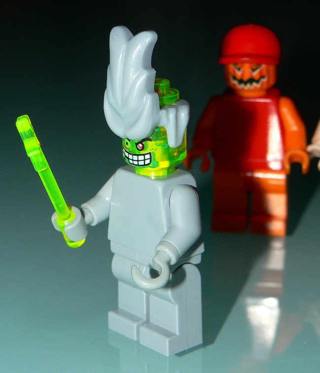 chimical-minifig-3.jpg