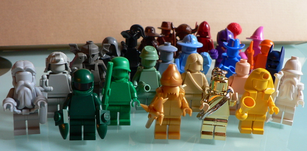colors_minifigs.jpg